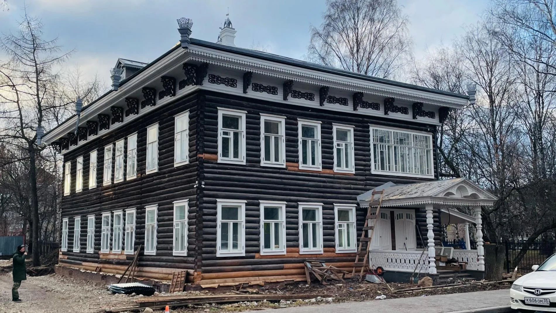 Вологодские реставраторы завершили ремонт фасадов дома Красильникова