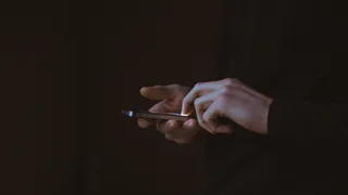 Что сказать мошеннику по телефону, чтобы он сам повесил трубку