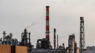 В Вологодской области на лесоперерабатывающем предприятии во время работы погиб электромонтер