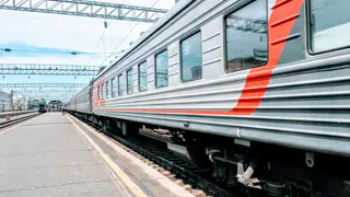 Как РЖД скатился до позорного уровня: питьевая вода в туалете, ржавые краны и неработающие кондиционеры при жаре в 40°