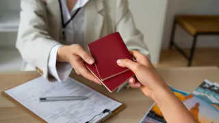 Работодателей обяжут указывать профессию мигранта в патенте иностранца