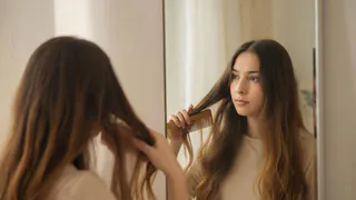 Как укрепить и сделать густыми даже самые жиденькие волосы: 3 золотых совета от профессионального трихолога