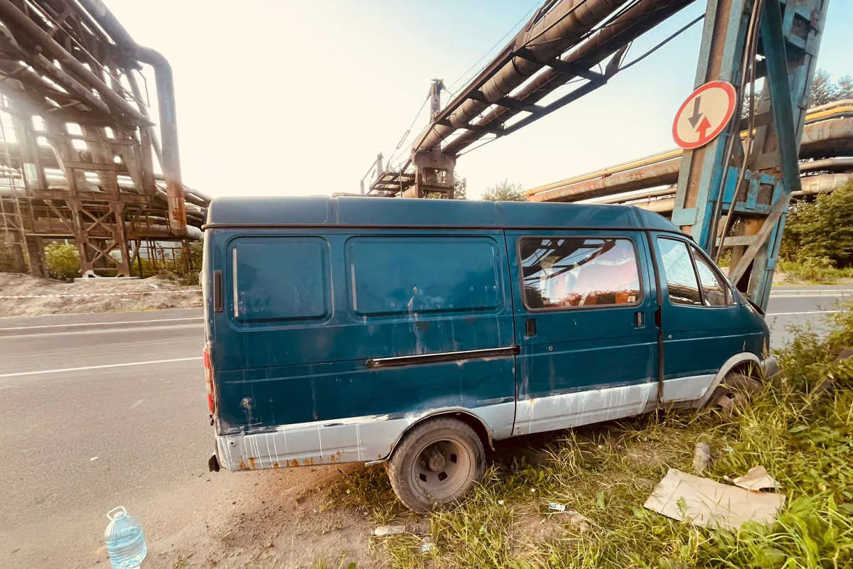 Трое в больнице после жёсткого ДТП с трубопроводом в Вологодской области