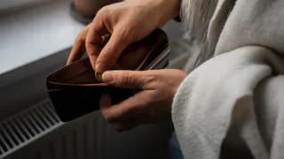 Пенсионеры вспоминают со слезами: вот сколько граждане СССР тратили в месяц денег — сейчас о таком и не мечтают