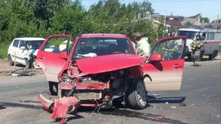 В Вологодской области женщину после ДТП пришлось деблокировать из разбитой машины