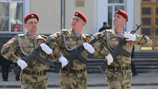 Вологодский депутат приняла участие в параде для ветерана блокады Ленинграда