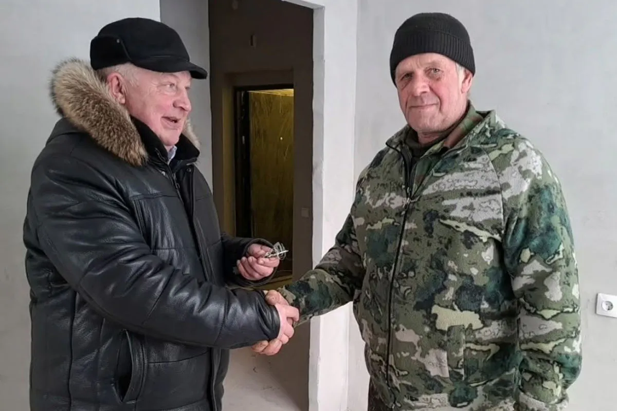 В Вологодской области погорельцы и жители аварийных домов получают квартиры в необычной постройке
