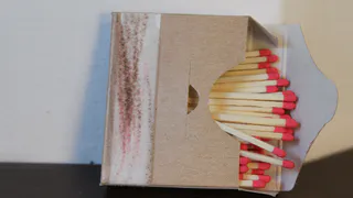 Натираем вещи спичкой — и пятна исчезнут за 2 секунды: ни следов от ручки, ни пятен от фломастера — полезный совет
