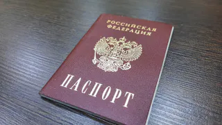 Полицейские вручили первые паспорта школьникам в Ермаково