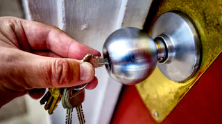 Деньги заморозят на 14 дней: в России могут пересмотреть правила покупки вторичного жилья