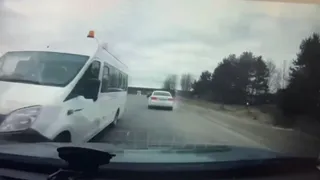 В Вологодской области на трассе произошло лобовое столкновение автомобилей