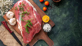 Купил в "Светофоре" красивый кусок мяса — а съесть не смогли, хотя запаха не было: что с ним не так — делюсь опытом