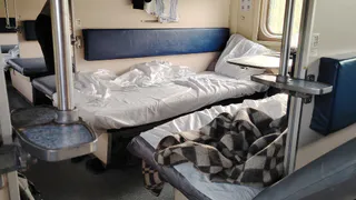 Выкупила нам с сыном все купе, а проводница взяла и посадила к нам трех вахтовиков - нововведение от РЖД