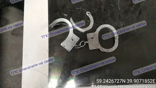 В Вологде двое парней в наручниках обратились за помощью