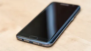Легендарный флагман Samsung Galaxy сливают за бесценок. Хватаем, пока он есть в наличии