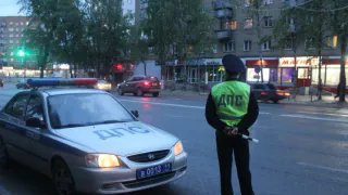 В конце июня новое правило вводится для всех, кто управляет автомобилем. Теперь полный запрет