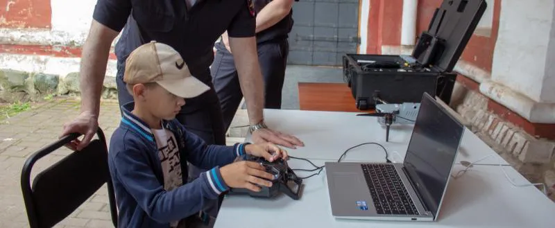 В Вологде дети прошли тест на полиграфе, сдали отпечатки пальцев и изучили работу полиции
