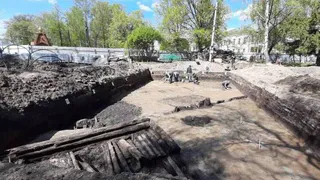 На площади Революции в Вологде археологи обнаружили дом XVII века с редкими артефактами