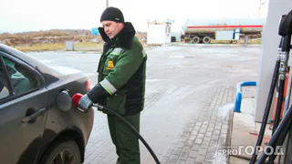 Не сдержался: мужчина разбил колонку на автозаправке в Вологде