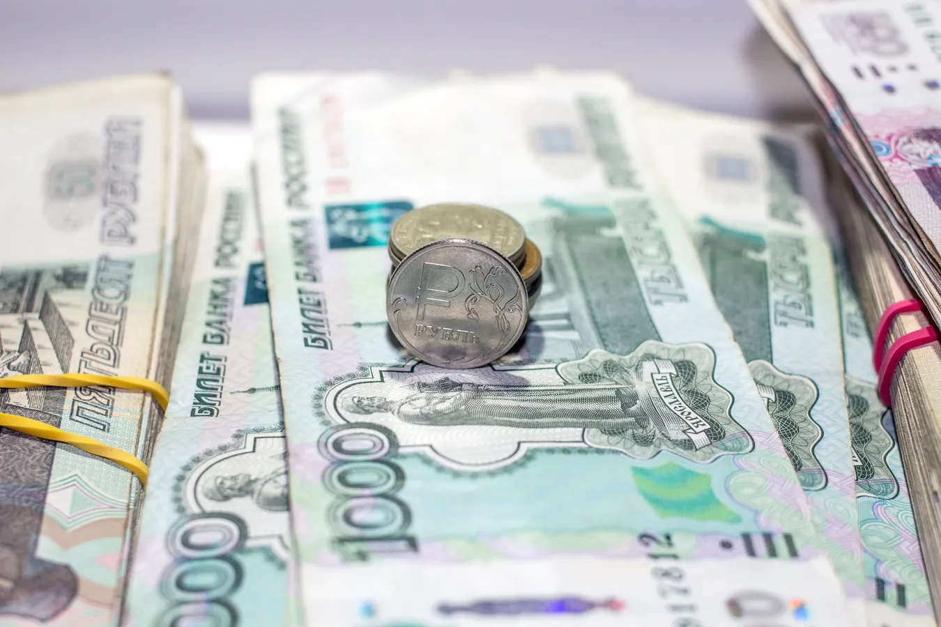 Заморозят уже с 25 июля. Каждого, у кого есть вклад или деньги в банке, предупредили