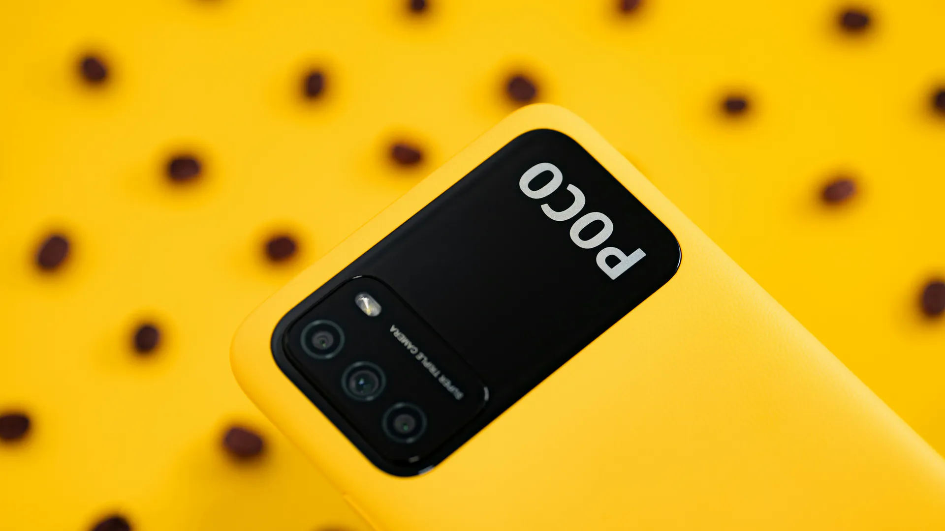 10 лучших выгодных смартфонов августа. Куча Xiaomi Poco, легендарный Honor и отличный iPhone