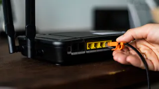 Нажимаю всего одну кнопку на роутере, и Wi-Fi летает со скоростью света: проверните в октябре