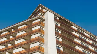 Закон принят — ждите «гостей»: с 16 января штраф 15000 рублей в день для владельцев жилья с балконом