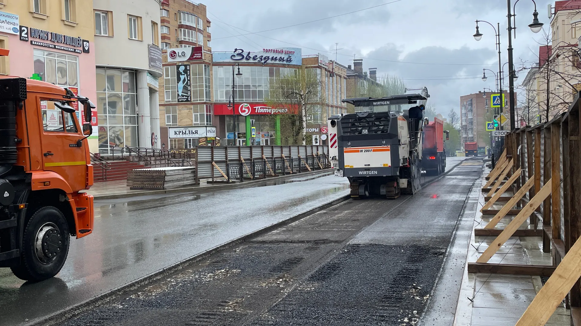 Продолжается ремонт дороги Борисово-Верхний Конец
