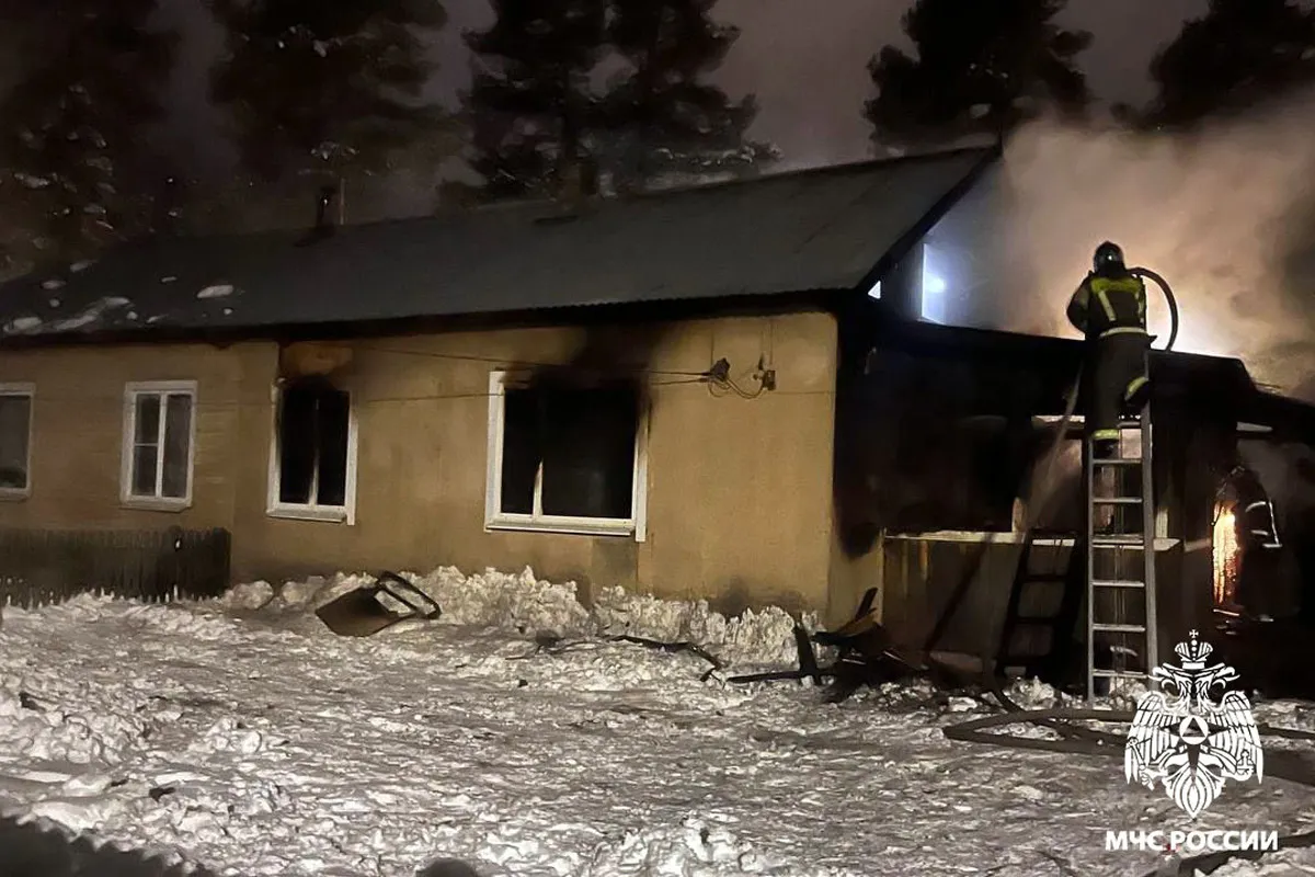 Житель Вологодской области пострадал при попытке потушить пожар в собственном доме