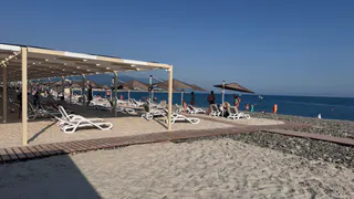 Вместо моря — лужа вони, вместо сервиса — плевок в душу: признания россиян об отдыхе на разрекламированных черноморских пляжах