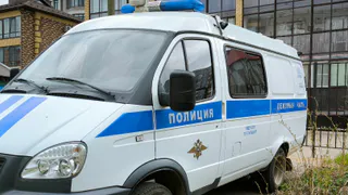 В Вологодской области автомобиль влетел в людей на островке безопасности
