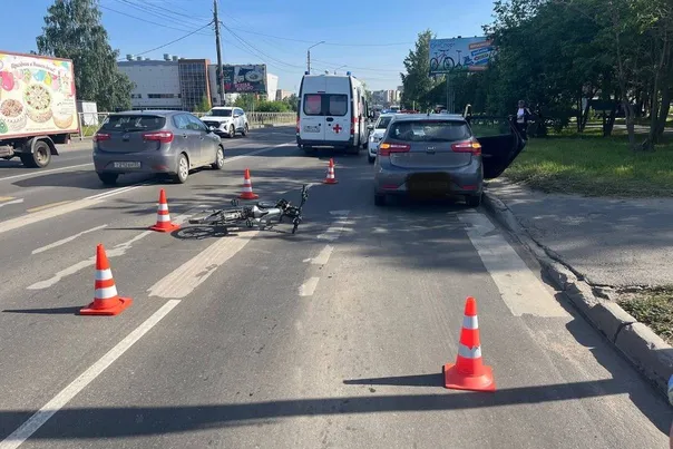 В Вологде женщина за рулем Kia Rio сбила пешехода на пешеходном переходе