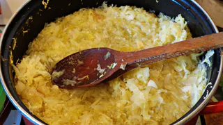 Вот как правильно квасить капусту в стеклянной банке: от такой "вкуснятины" потом за уши не оторвешь