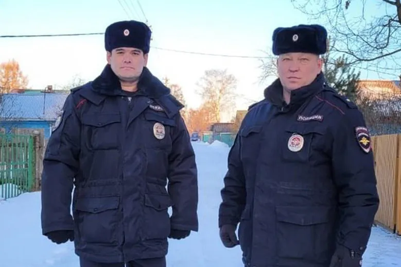 В Вологодской области полицейские спасли парализованную женщину