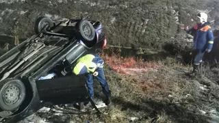 На железнодорожном переезде в Вологде произошло ДТП с участием локомотива и легковушки