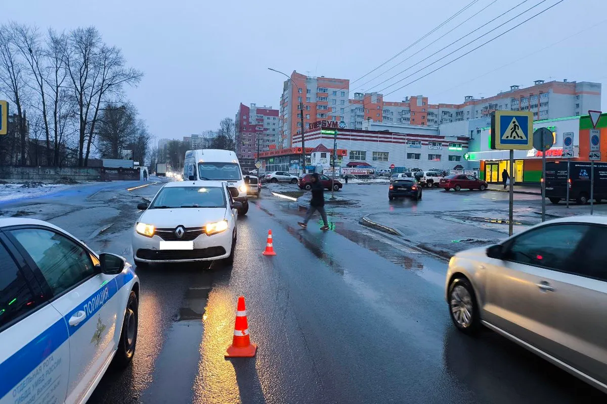 В Вологде под колеса иномарки попал 10-летний мальчик