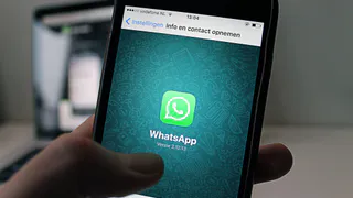 Новости для тех, кто пользуется WhatsApp и Telegram: поздравить близких с Новым годом больше не выйдет