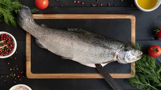 Купила дешевую горбушу в Светофоре, а при разделке глаза на лоб полезли: муж сразу же примчался на мой крик