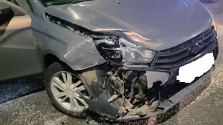 В Вологде водитель иномарки не уступила дорогу и пострадала в ДТП с «Ладой»