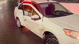 Девушка получила травмы на мосту в Череповце