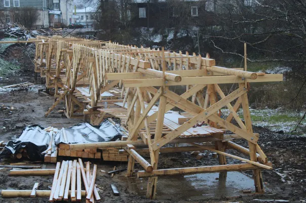 Уникальный деревянный «Козий мостик» в Вологодской области реконструируют к августу