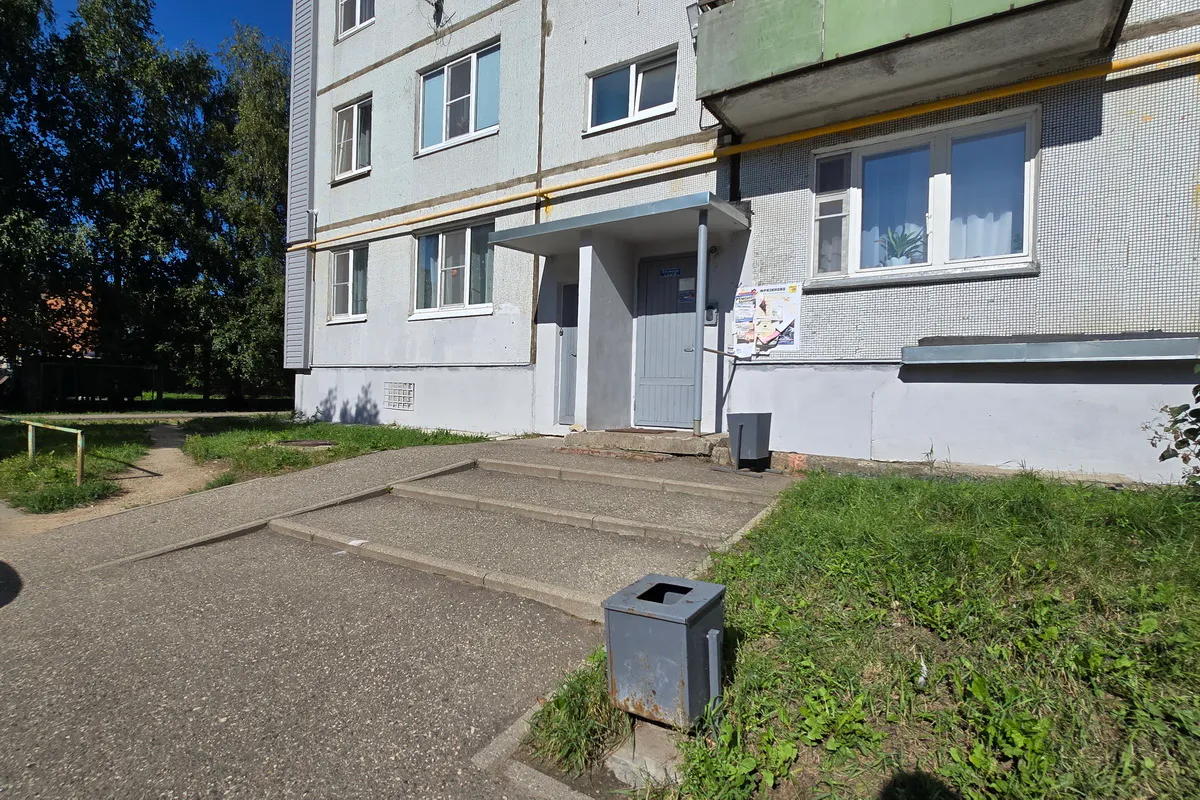 В Вологде к юбилею массово обновляют фасады магазинов и подъездов