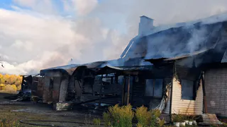 В Вологодской области огонь уничтожил усадьбу женщины