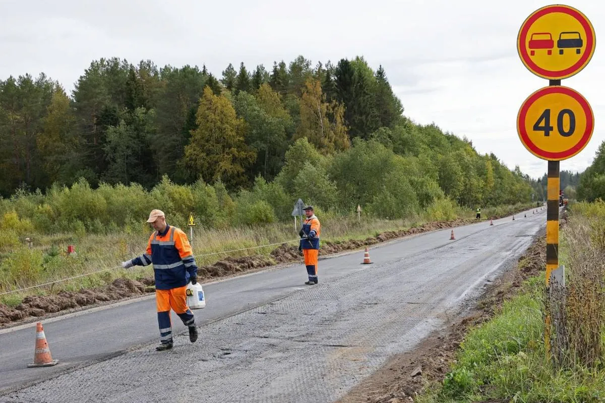 В Великоустюгском округе отремонтировали автодорогу на вотчину Деда Мороза