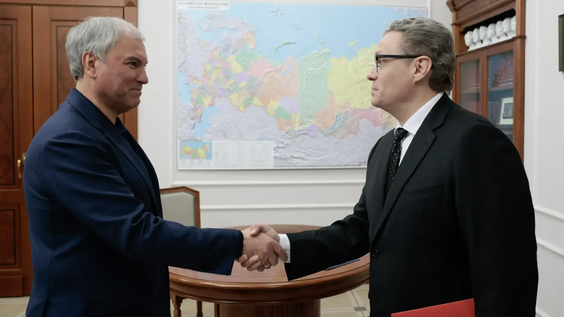 Вячеслав Володин и Георгий Филимонов обсудили опыт Вологодской области по борьбе с "наливайками" и вейпами