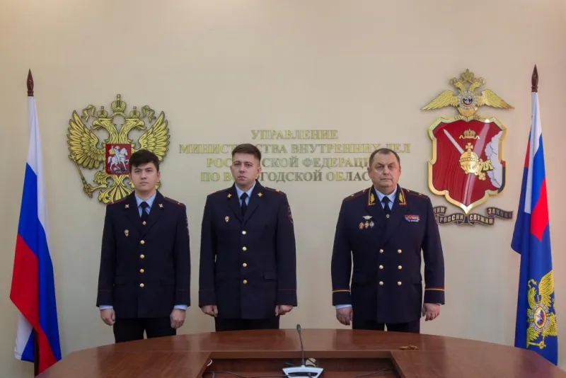 Владимир Колокольцев вручил награды полицейским из Вологодской области, проявившим мужество и героизм при спасении людей