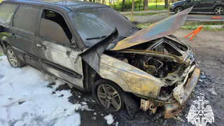 В Вологде вспыхнул "Фольксваген Пассат": на место выехали две цистерны
