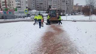 На дороги Вологды за сутки планируют высыпать более 3 тонн песка и 40 тонн соли