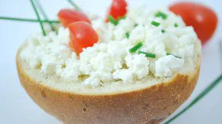 Вкусный домашний творог: для приготовления понадобятся только молоко и сметана