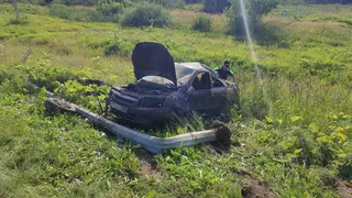 Водитель "Лады Гранты" погиб, врезавшись в опору ЛЭП в Вологодской области